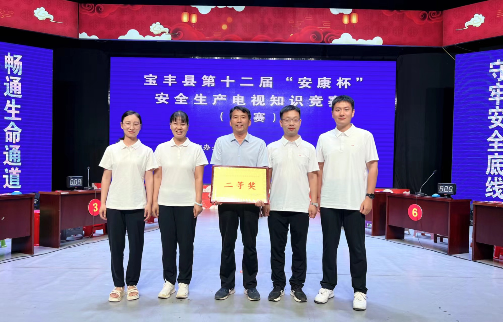 ff9200e5a64f143abd17090ec8fa0e5.jpg